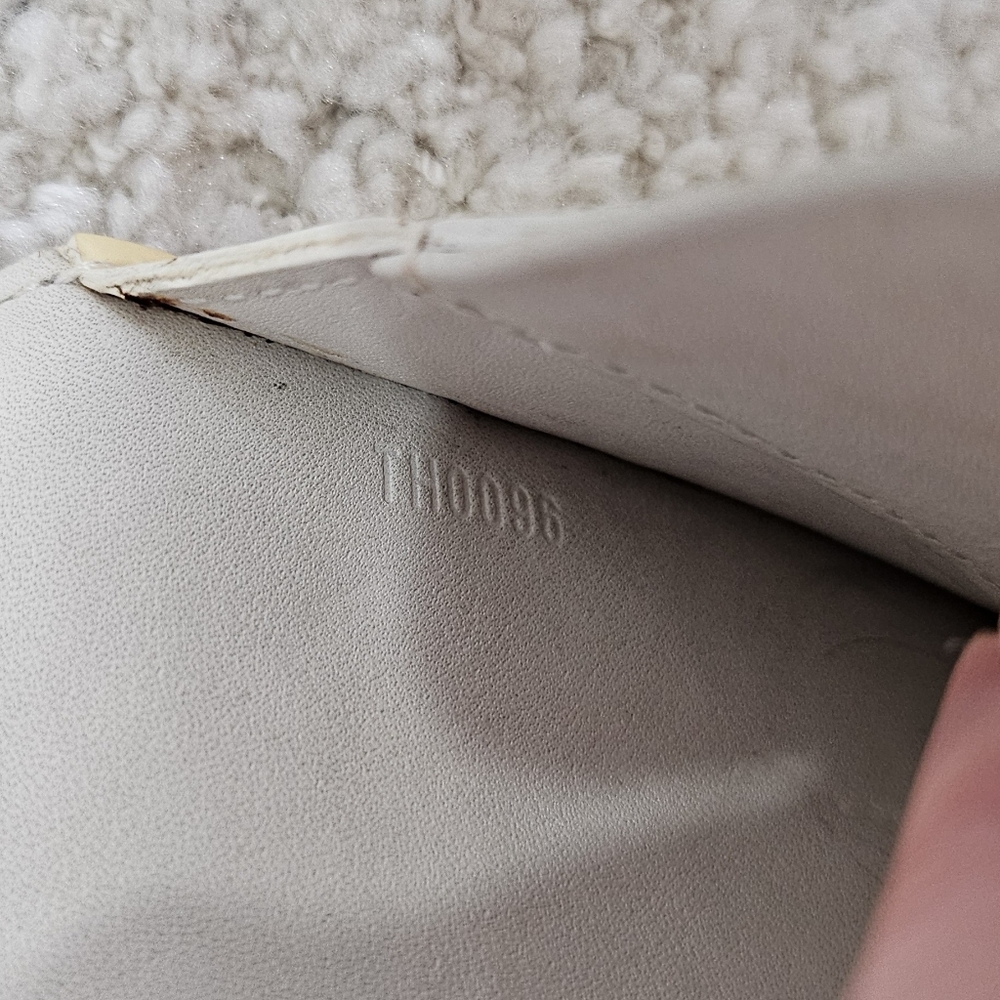 Louis Vuitton Yellow Vernis Pouch/ Wristlet - Picture 6 of 11